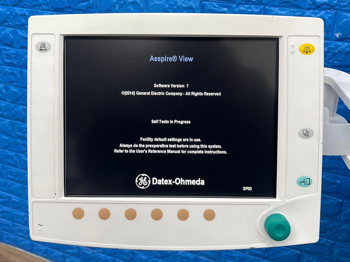 Used  GE Aespire View Anesthesia YOM: 2015 Include GE B450 Patient Monitor With E-miniC Gas Module And Leads YOM: 2015 