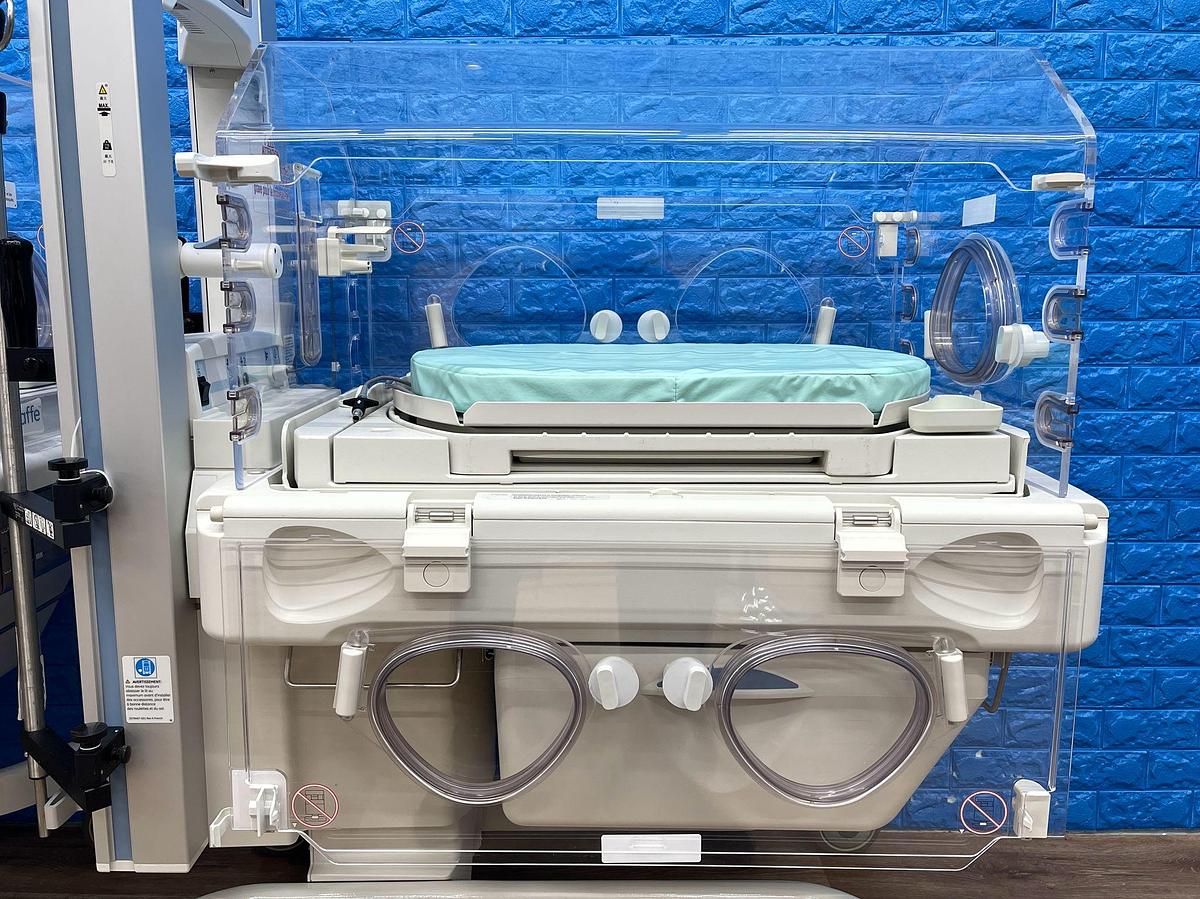 Used GE Giraffe YOM: 2018 Infant Incubator