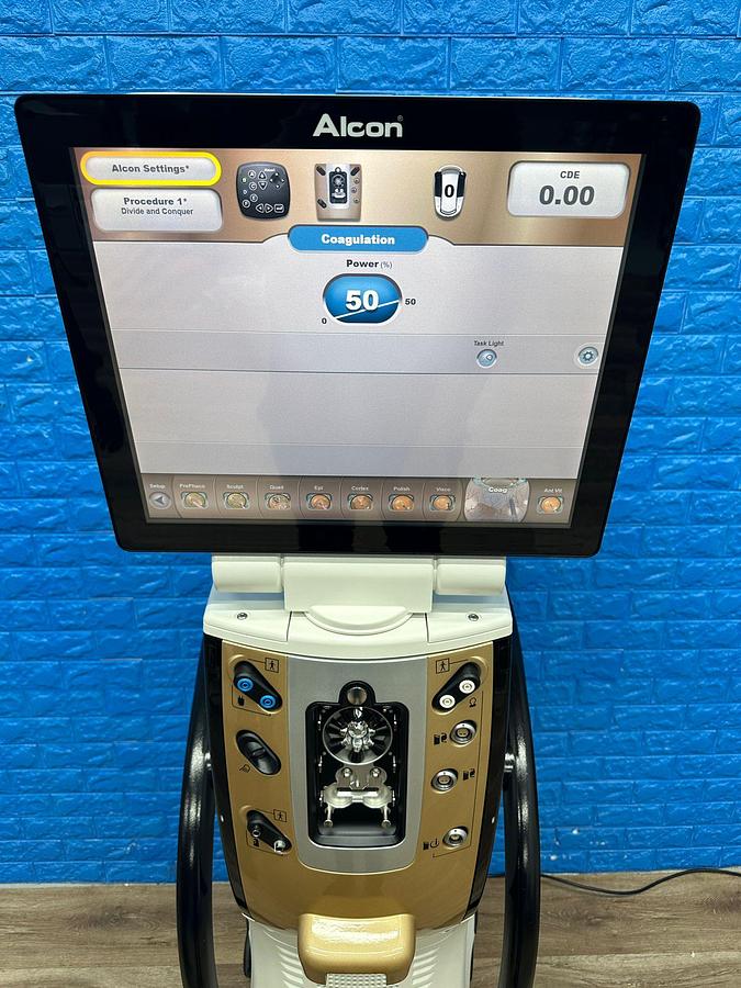 Used ALCON Centurion Phaco Machine, YOM: 2016 Phacoemulsifier