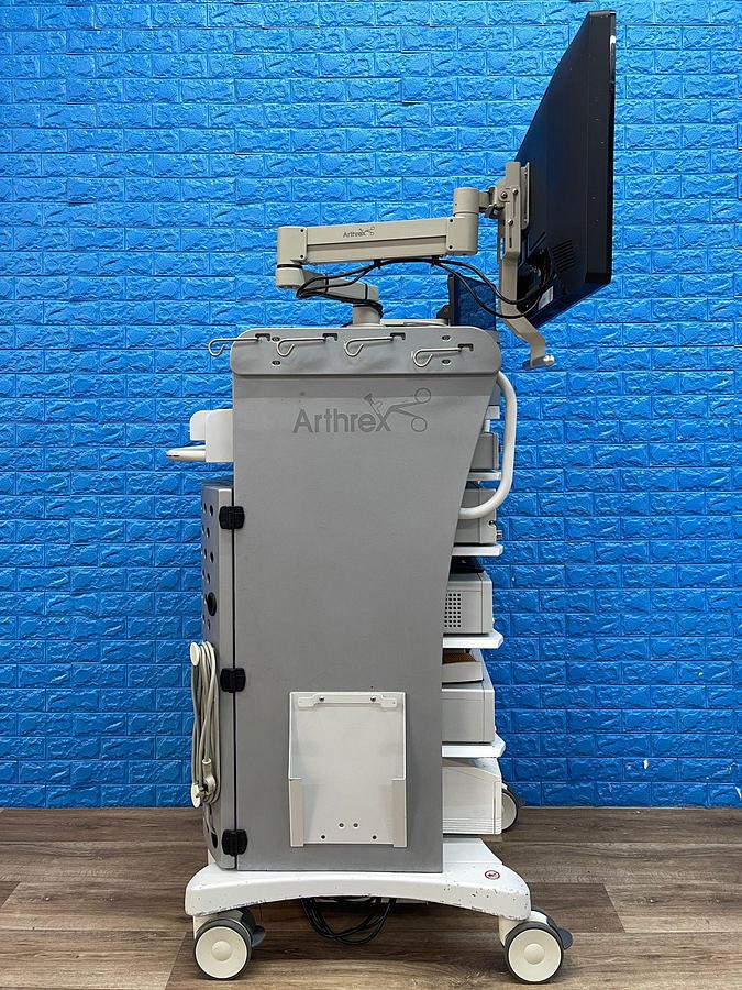 Used ARTHREX Synergy UHD4 4K Tower LED 4K Monitor 32 inch YOM: 2018