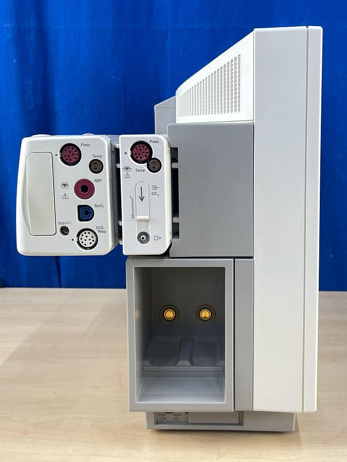 Used Philips MP-70 Patient Monitor, YOM: 2010.