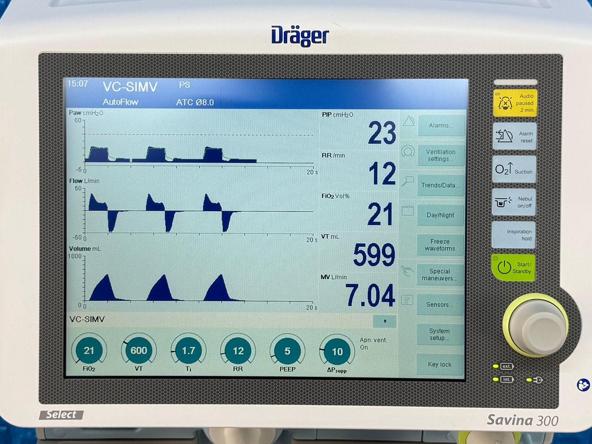 Used Dräger Savina 300 Ventilator Hours: 990 YOM: 2020