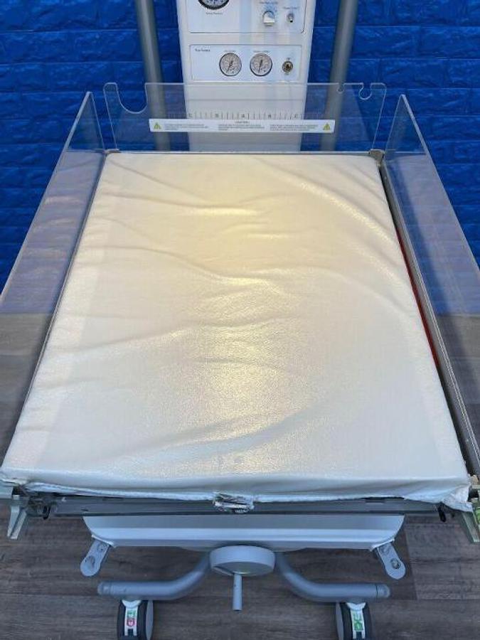 Used 2016 - DRAGER Resuscitaire