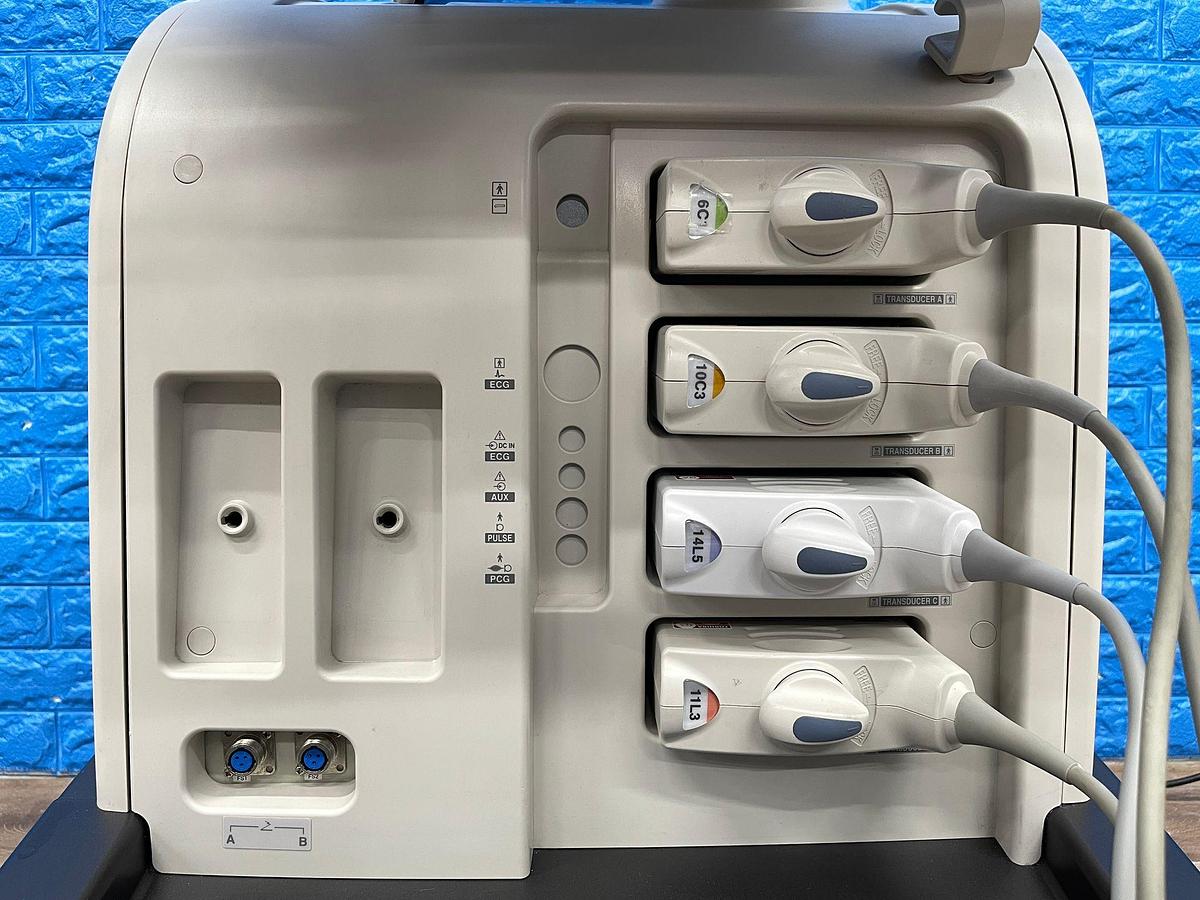 Used TOSHIBA Ultrasound Aplio 500 YOM: 2015 