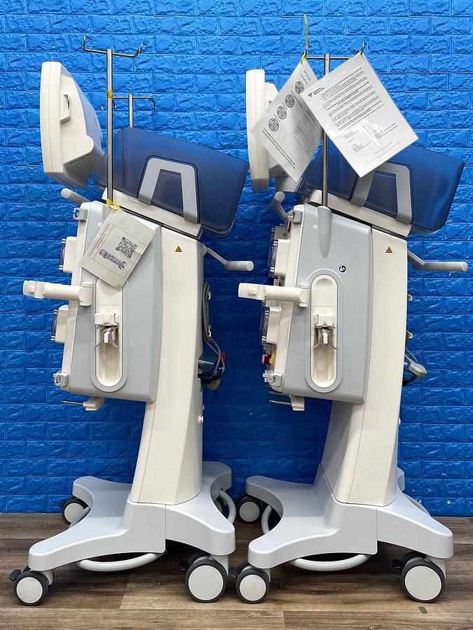 Used Fresenius Multi Filtrate Pro Dialysis Machine YOM: 2018 Hours: 9792 YOM: 2018 Hours: 10176