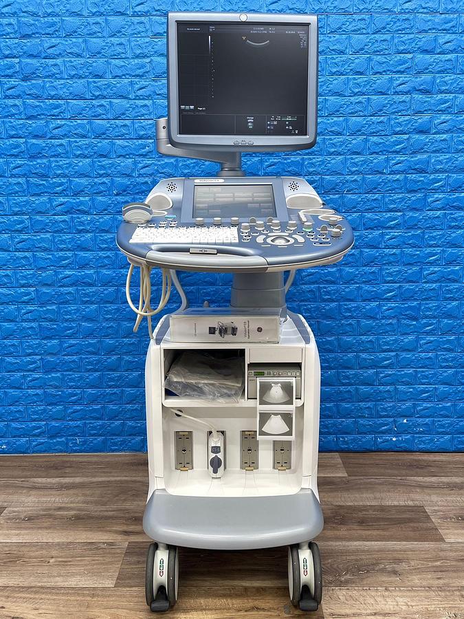 Used GE Voluson E8, YOM: 2011