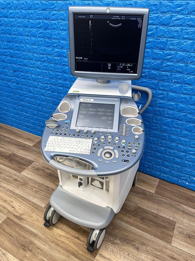 Used GE Voluson E8, YOM: 2011
