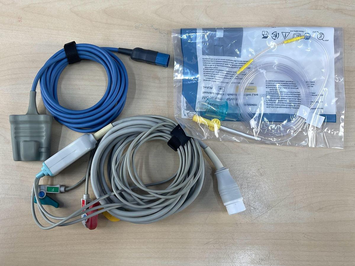 Used Philips MP-70 Patient Monitor, YOM: 2010.