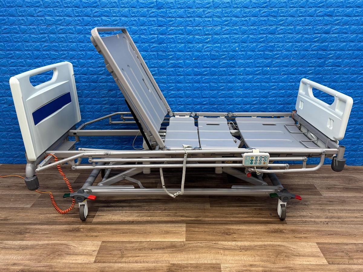 Used Huntleigh / Arjo Enterprise 5000 Bed YOM: 2009 