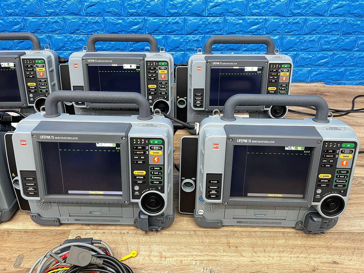 Used PHYSIO-CONTROL Lifepak 15 Defibrillator 6x 2018 2x 2013 V15-2 Defibrillator