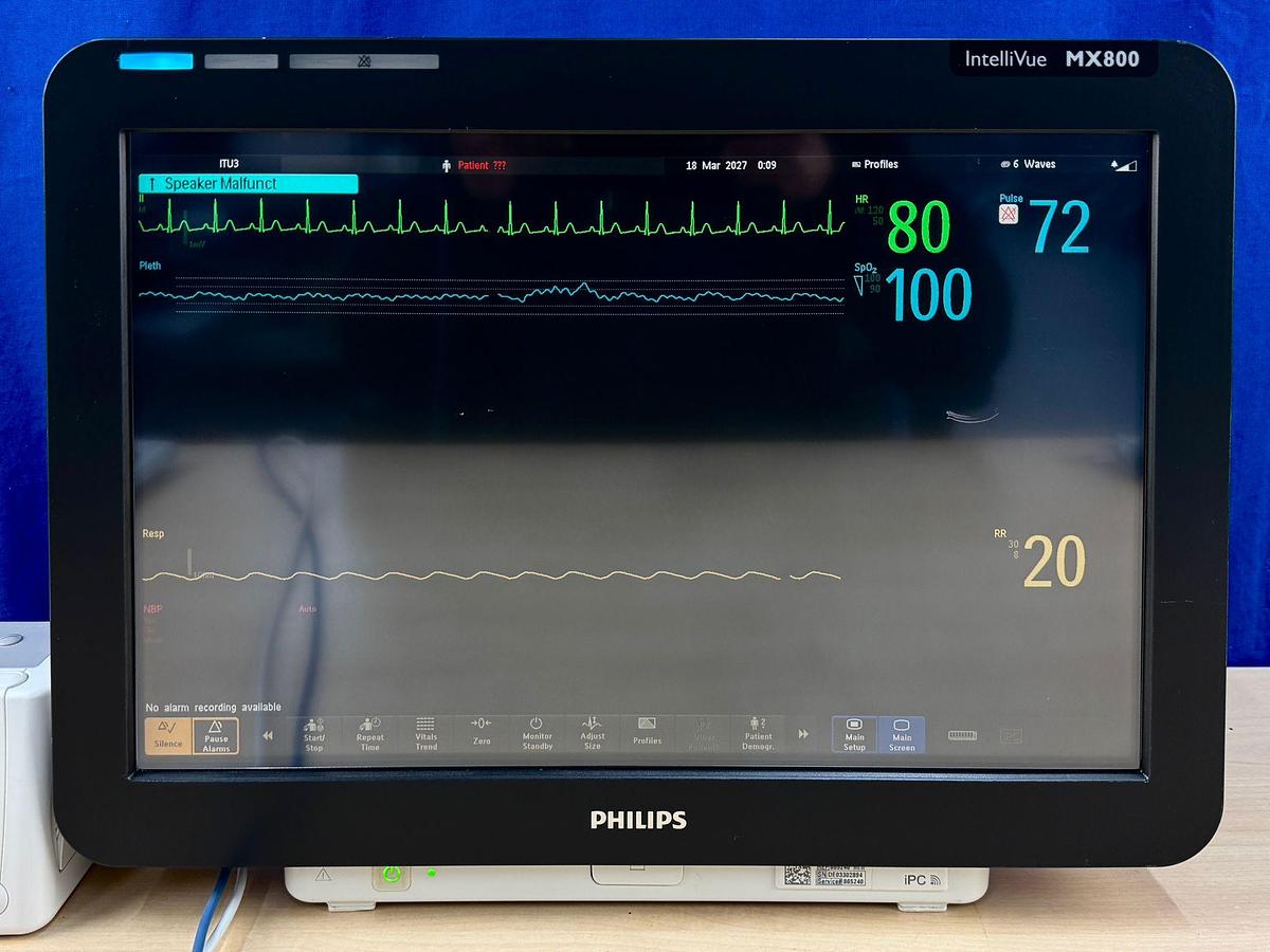 Used Philips IntelliVue MX800 Patient Monitor YOM: 2011