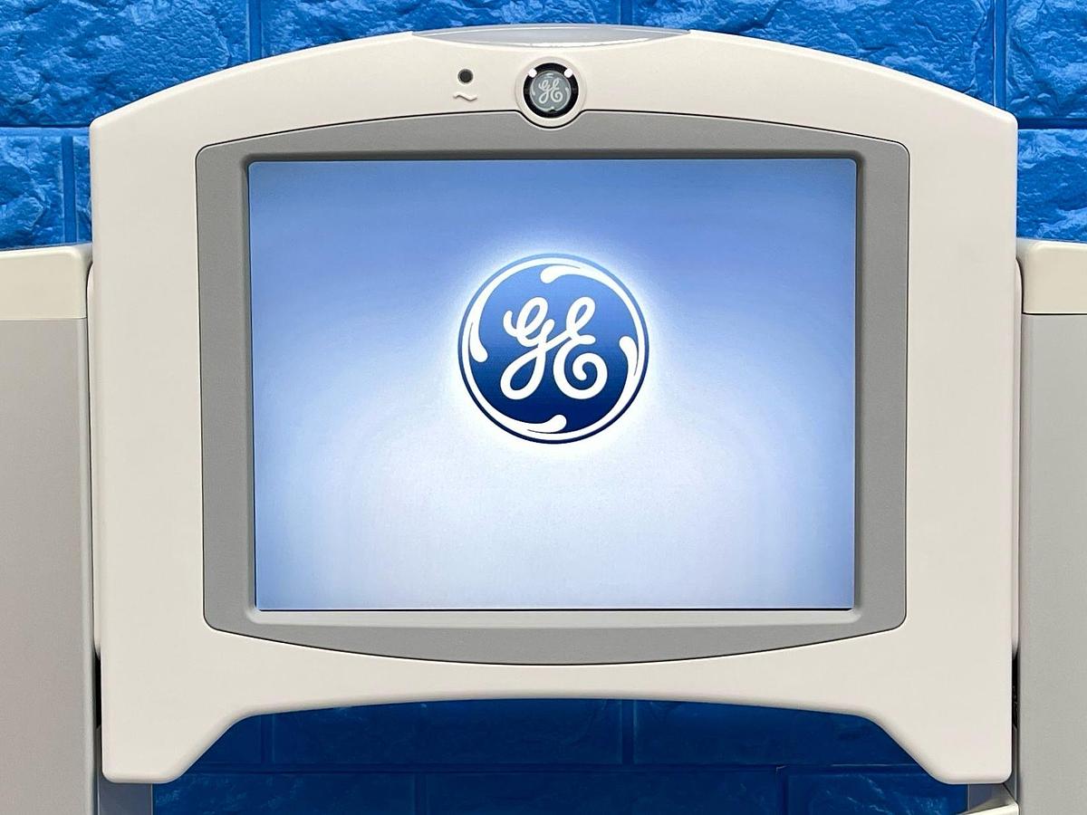 Used GE Giraffe YOM: 2018 Infant Incubator