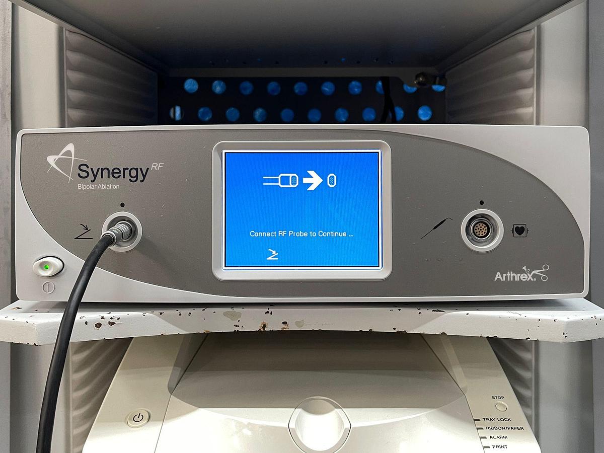 Used ARTHREX Synergy UHD4 4K Tower LED 4K Monitor 32 inch YOM: 2018