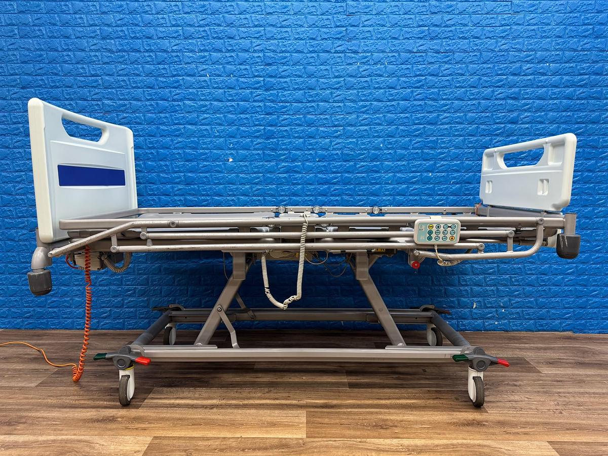 Used Huntleigh / Arjo Enterprise 5000 Bed YOM: 2009 