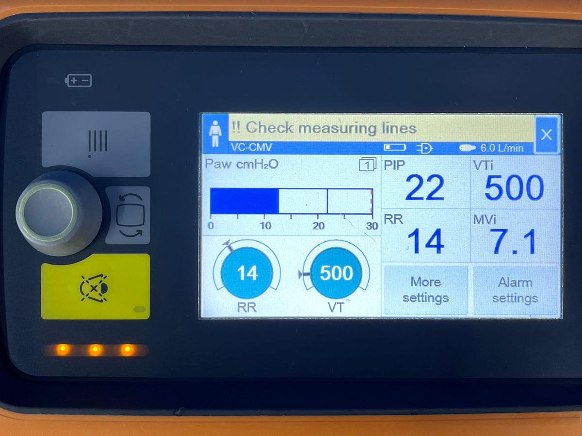 Used Dräger Oxylog VE300 Hours: 52 YOM: 2020