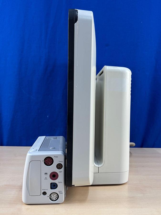 Used Philips IntelliVue MX800 Patient Monitor YOM: 2011