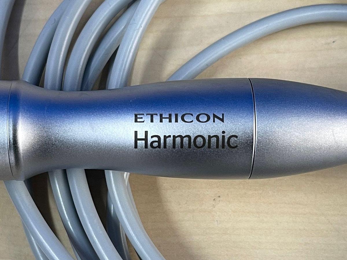 Used ETHICON GEN 11 YOM: 2011  With Ethicon Harmonic Hand Piece