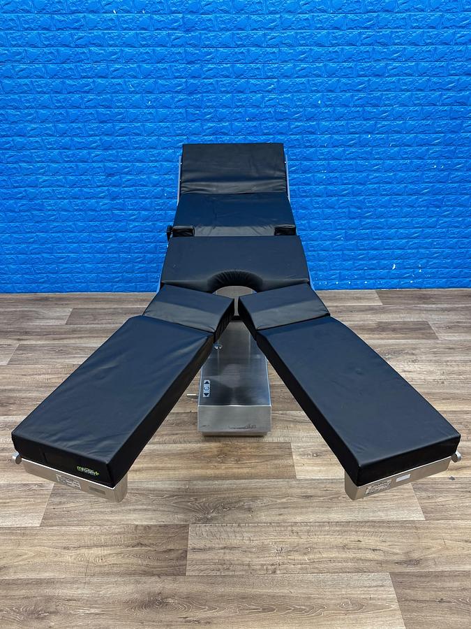 Used Schaerer Axis Table REF: Axis 500 YOM: 2008