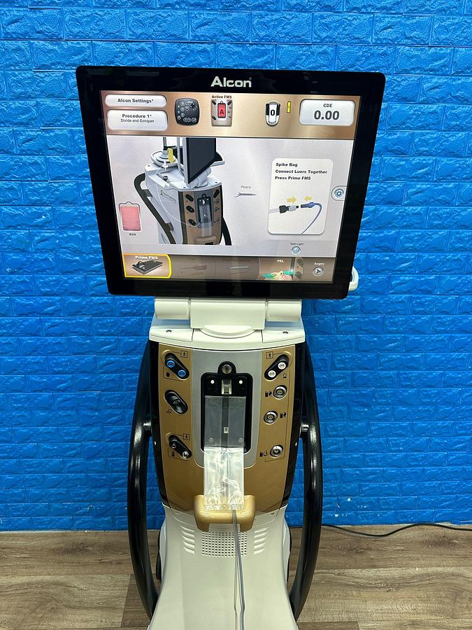 Used ALCON Centurion Phaco Machine, YOM: 2016 Phacoemulsifier