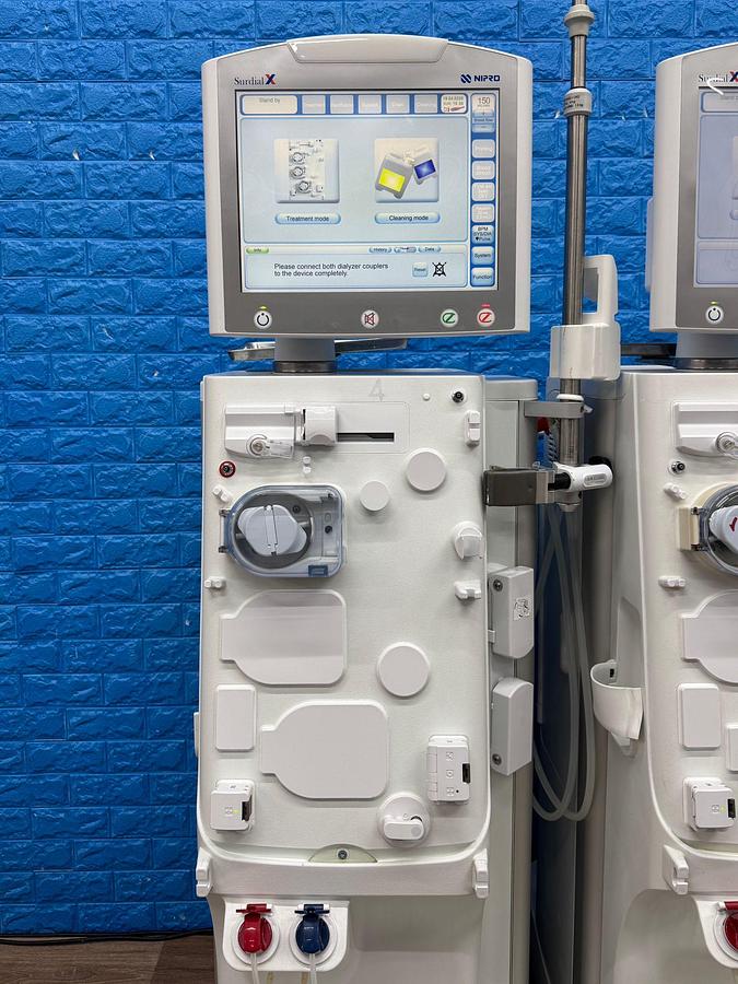 Used Nipro Surdial X Dialysis YOM: 2018 SN: 18DN0476 YOM: 2018 SN: 18DN0580