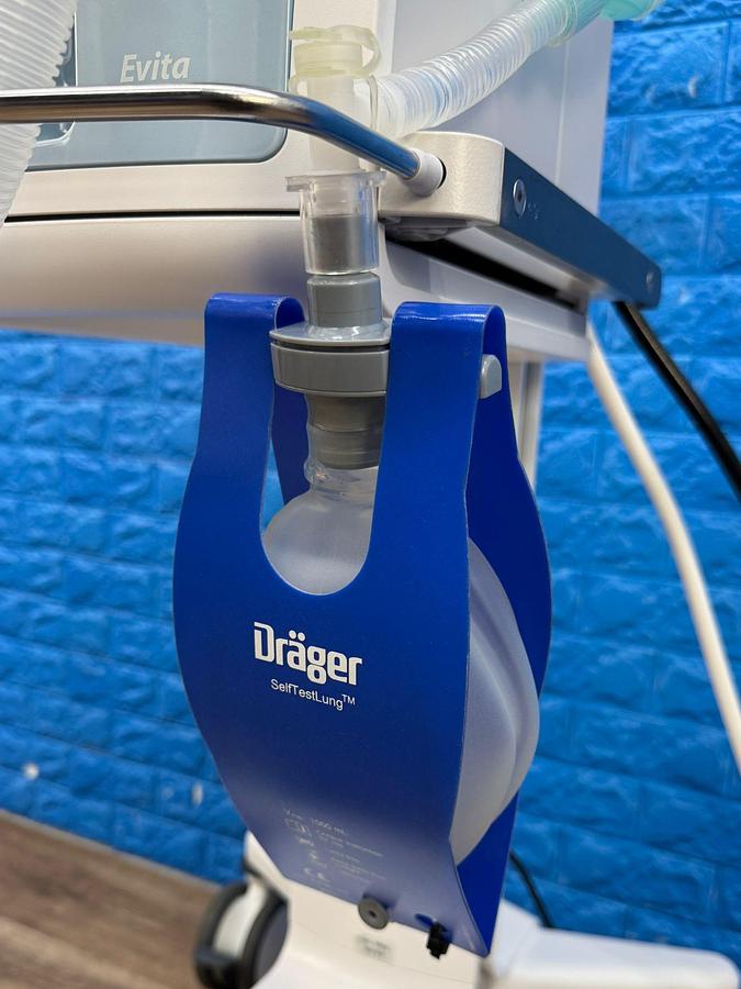 Used Dräger V500 Ventilator  YOM: 2013 