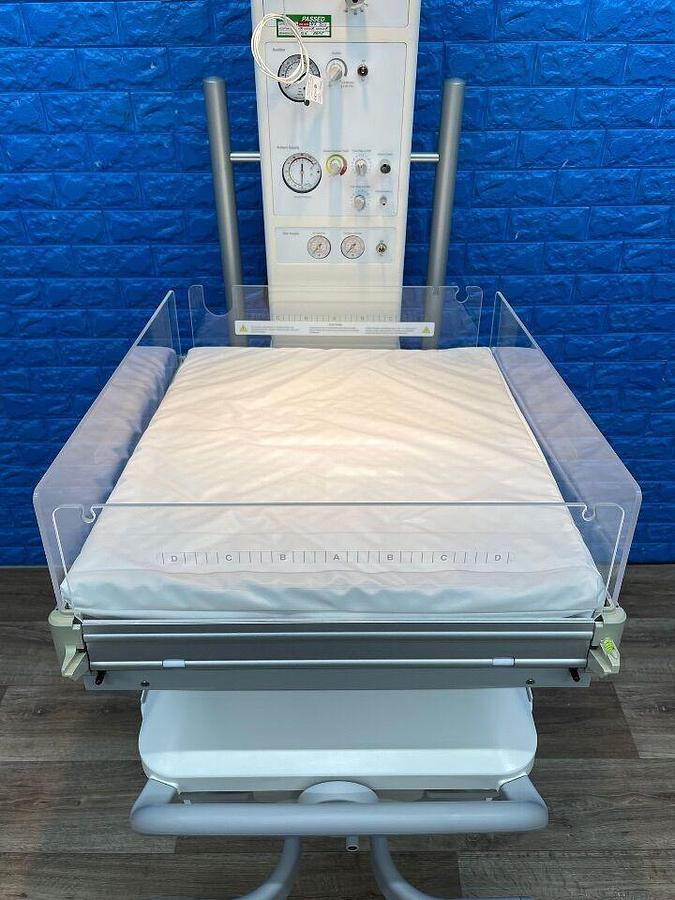 Used DRAEGER Dräger Resuscitaire YOM