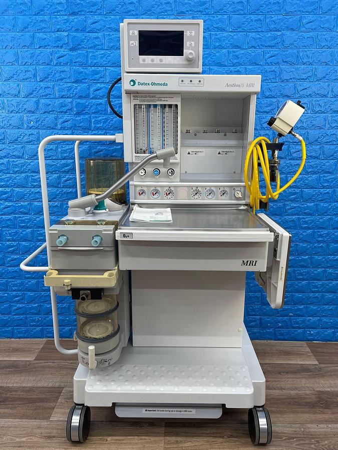 Used Datex-Ohmeda Aestiva/5 MRI YOM: 2001 SN: AMTE 00205