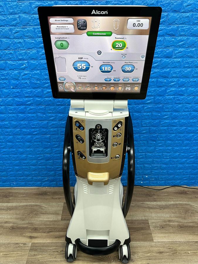Used ALCON Centurion Phaco Machine, YOM: 2016 Phacoemulsifier