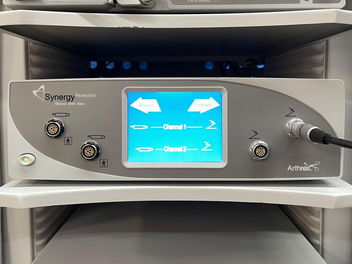 Used ARTHREX Synergy UHD4 4K Tower LED 4K Monitor 32 inch YOM: 2018