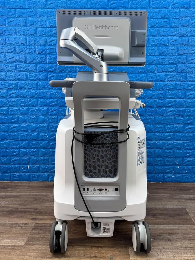 Used GE Voluson E8 Ultrasound YOM: 2019  Probes  - C1-6-D YOM: 2019 - C2-9-D YOM: 2014 - IC5-9-D 
