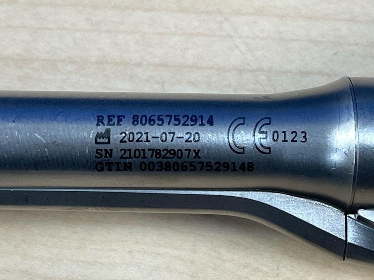 Used ALCON Active Sentry Hand piece REF: 8065752914 YOM: 2021 = 3 pieces YOM: 2022 = 4 pieces Hand piece