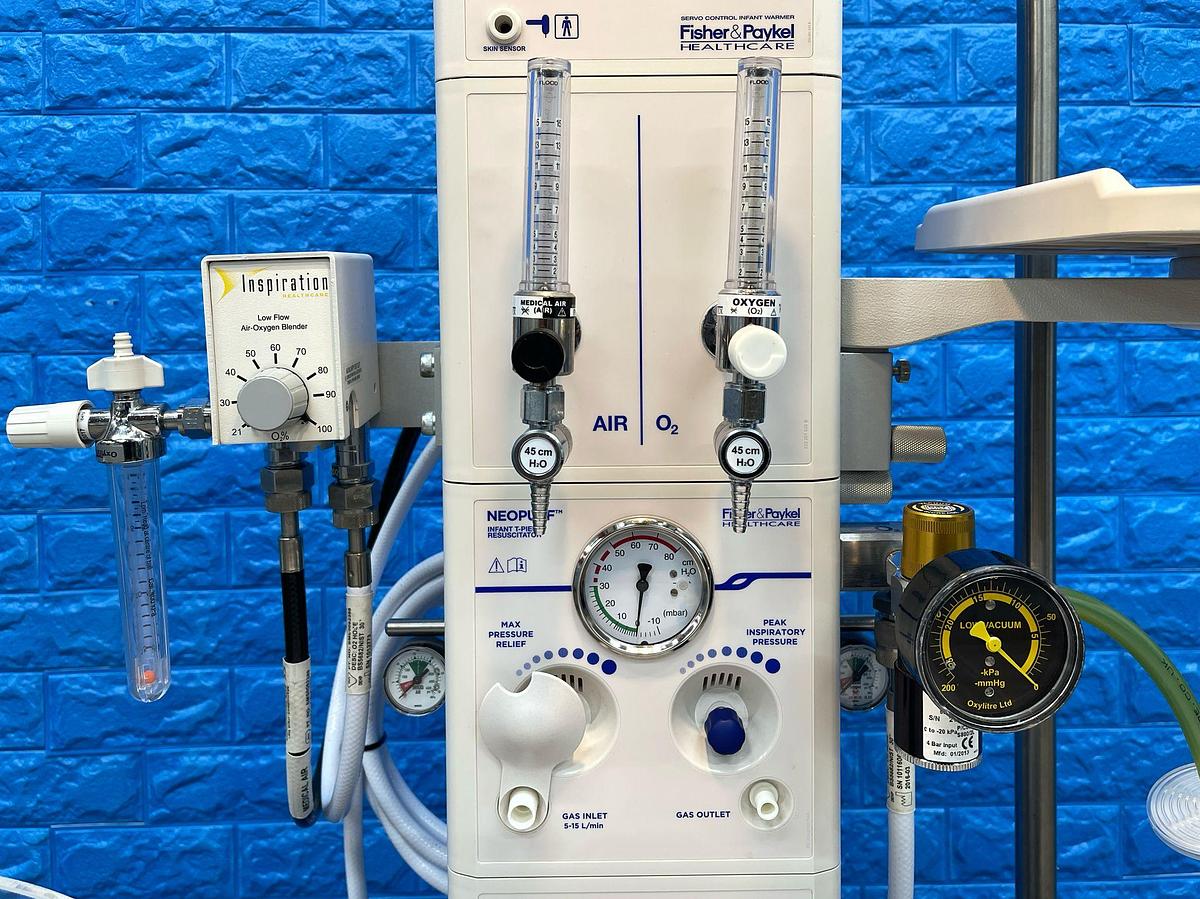 Used FISHER & PAYKEL Healthcare Cosy Cot, REF: IW932AEK YOM: 2016 Infant Resuscitator