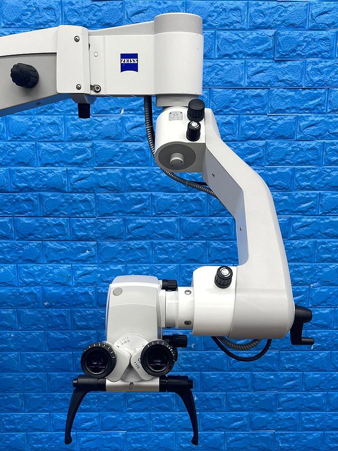 Used ZEISS S7 OPMI Movena Microscope YOM: 2009