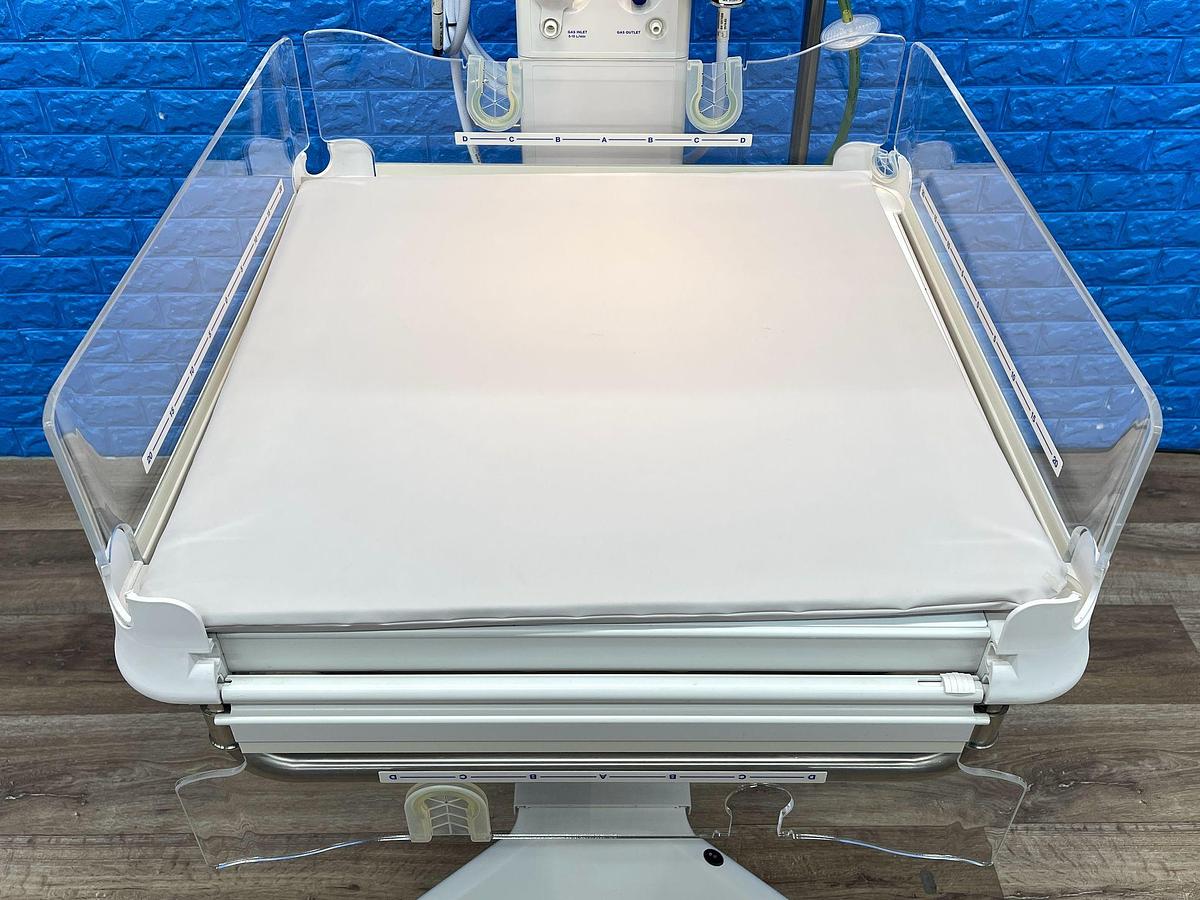 Used FISHER & PAYKEL Healthcare Cosy Cot, REF: IW932AEK YOM: 2016 Infant Resuscitator