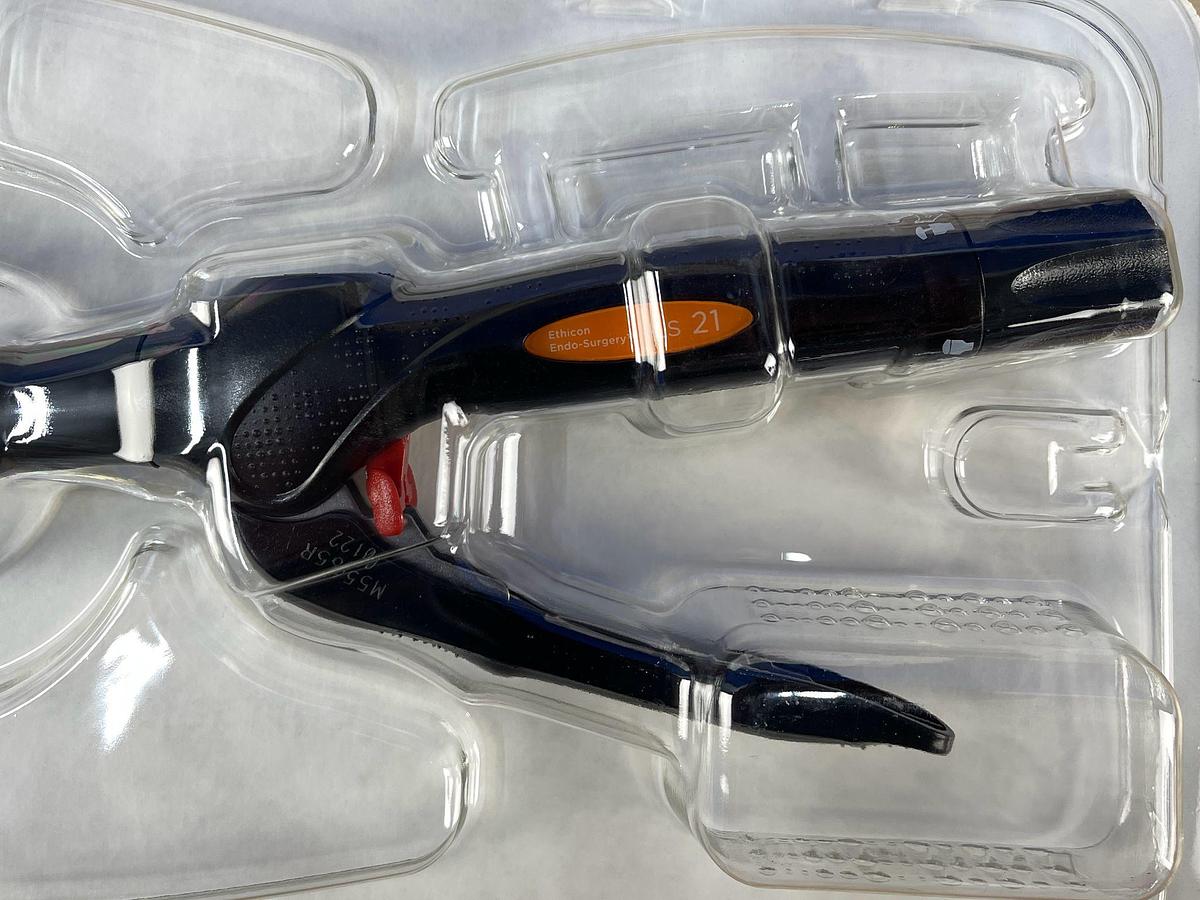 Ethicon Endo-Surgery Endoscopic Curved Intraluminal Stapler 21 MM REF: ECS21A