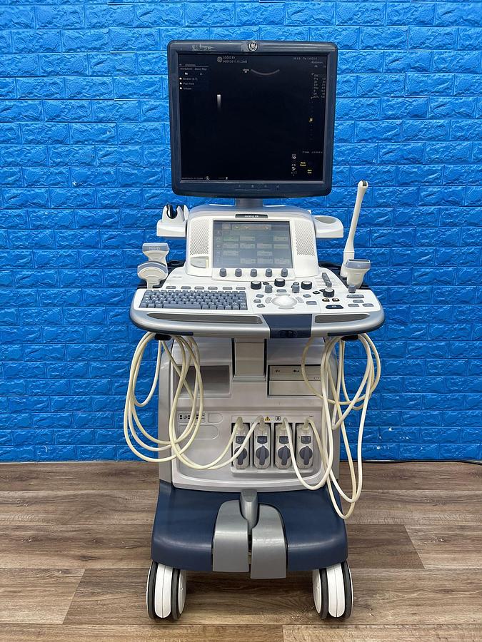 Used GE Logiq E9  YOM: 2014 With 4 Probes.
