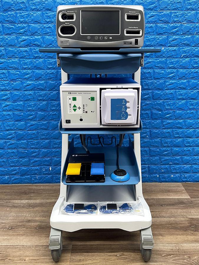 Used COVIDIEN Valleylab FT10 YOM: 2018 Includes Smoke Evacuator YOM: 2018 Monopolar and Bipolar Foot switch Electrosurgical Unit