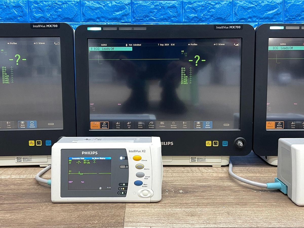 Used Philips MX 700 Patient Monitor YOM: 2012