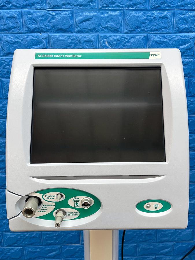Used Used SLE 4000 Ventilator