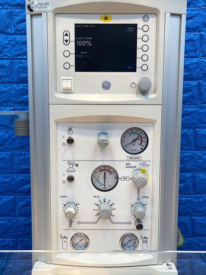 Used GE Panda Incubator YOM: 2010