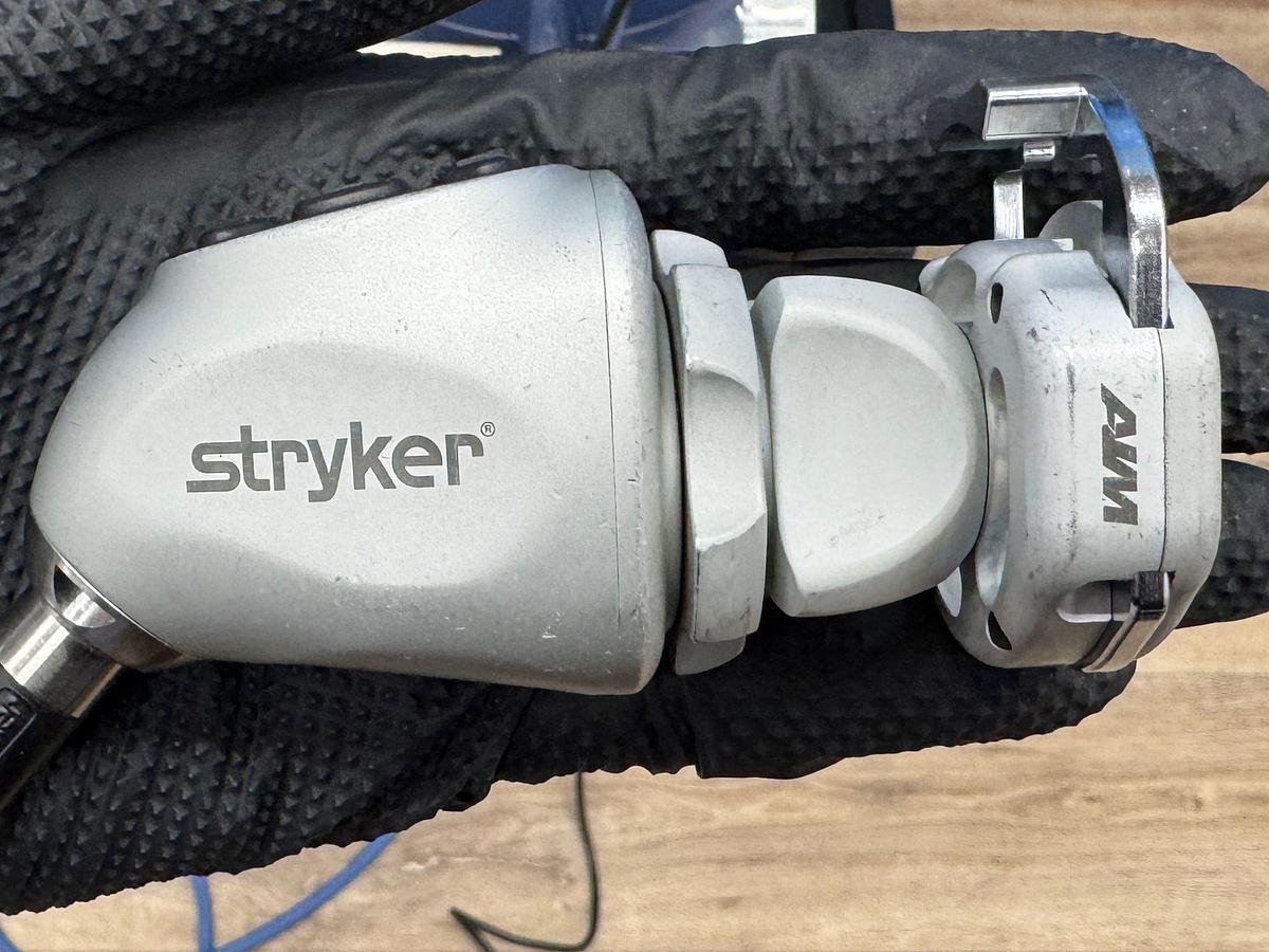 Used Stryker 1488 Processor  YOM: 2017  Stryker L9000 LED Light Source  YOM: 2014 Stryker 1488 Camera Head 