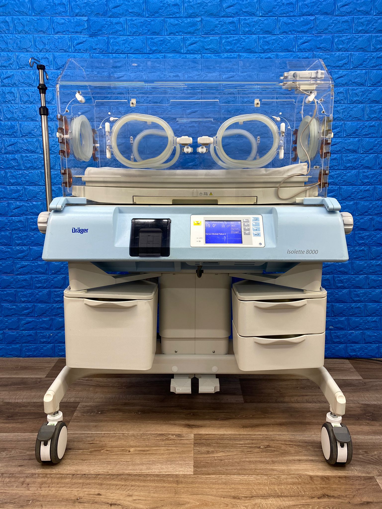 Used Drager Isolette 8000 YOM: 2017