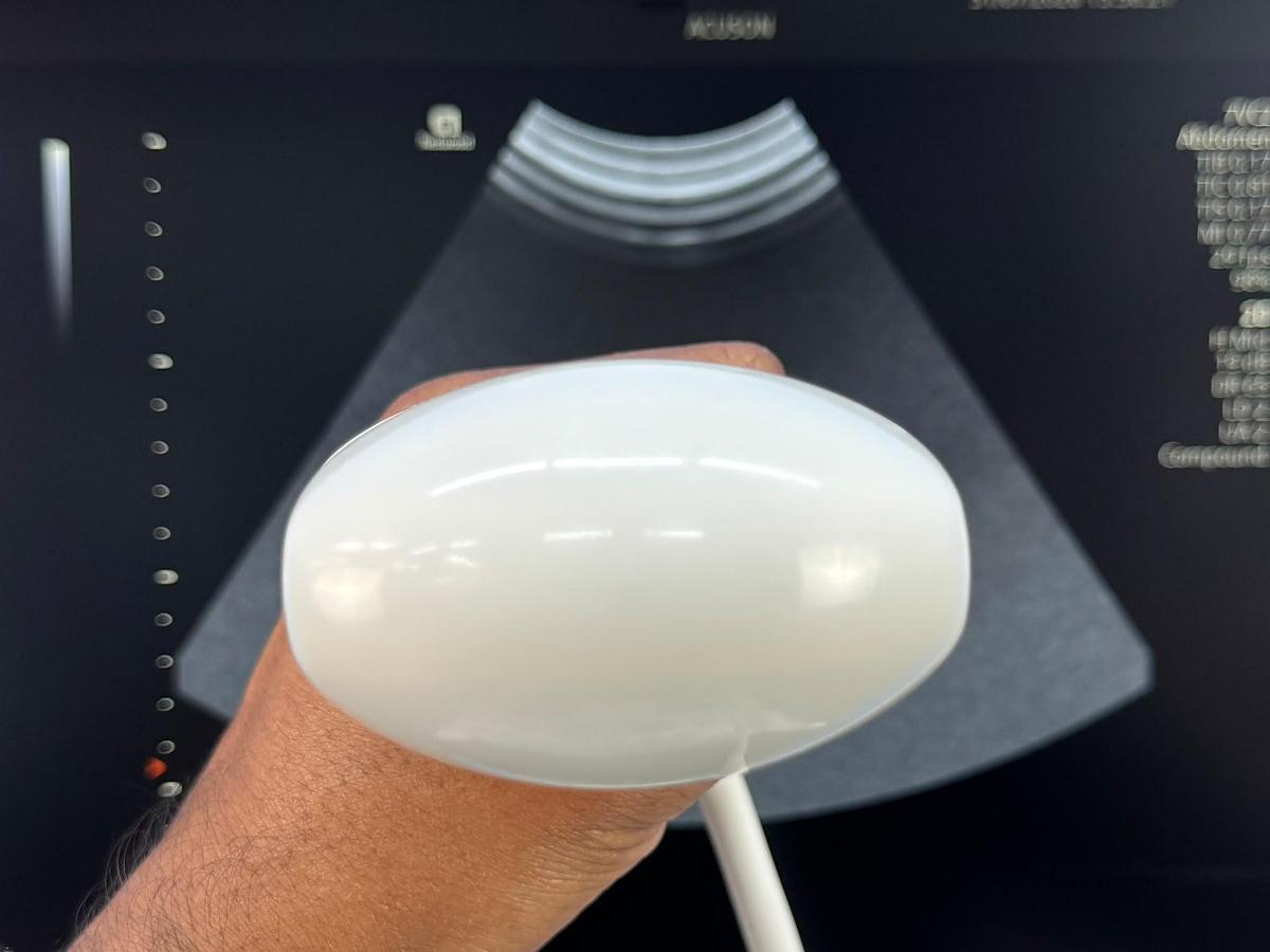 Used Siemens Acuson Redwood Diagnostic Ultrasound REF: 11503314 YOM: 2022 Probes 9C3 YOM: 2025 7VC2 YOM: 2021 9EC4 YOM: 2022