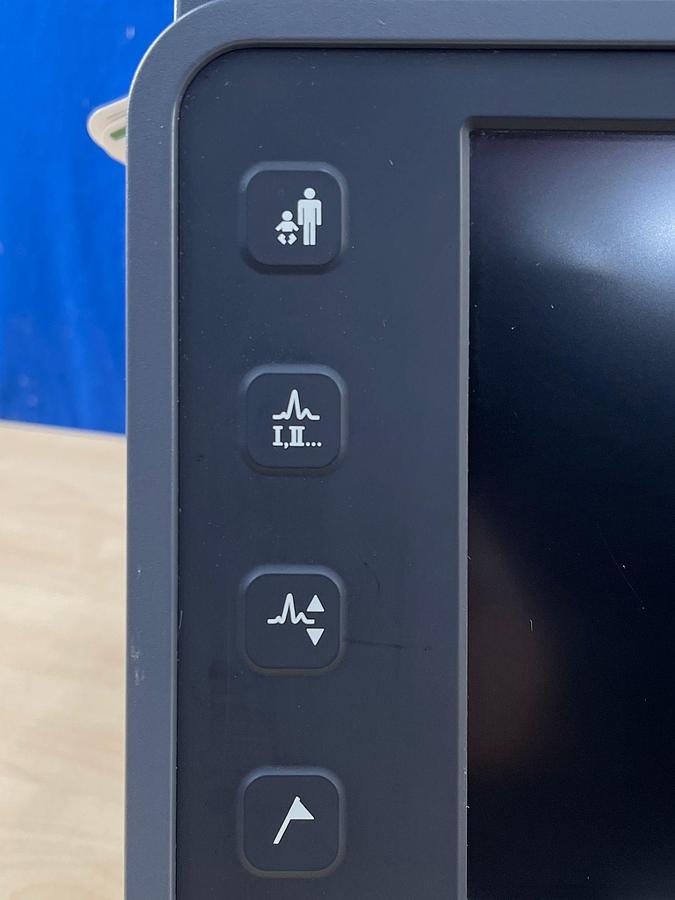 Used Philips HeartStart Intrepid Defibrillator YOM: 2019 