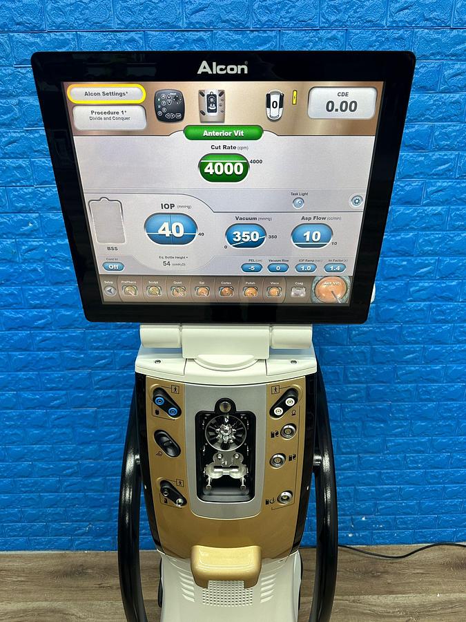 Used ALCON Centurion Phaco Machine, YOM: 2016 Phacoemulsifier