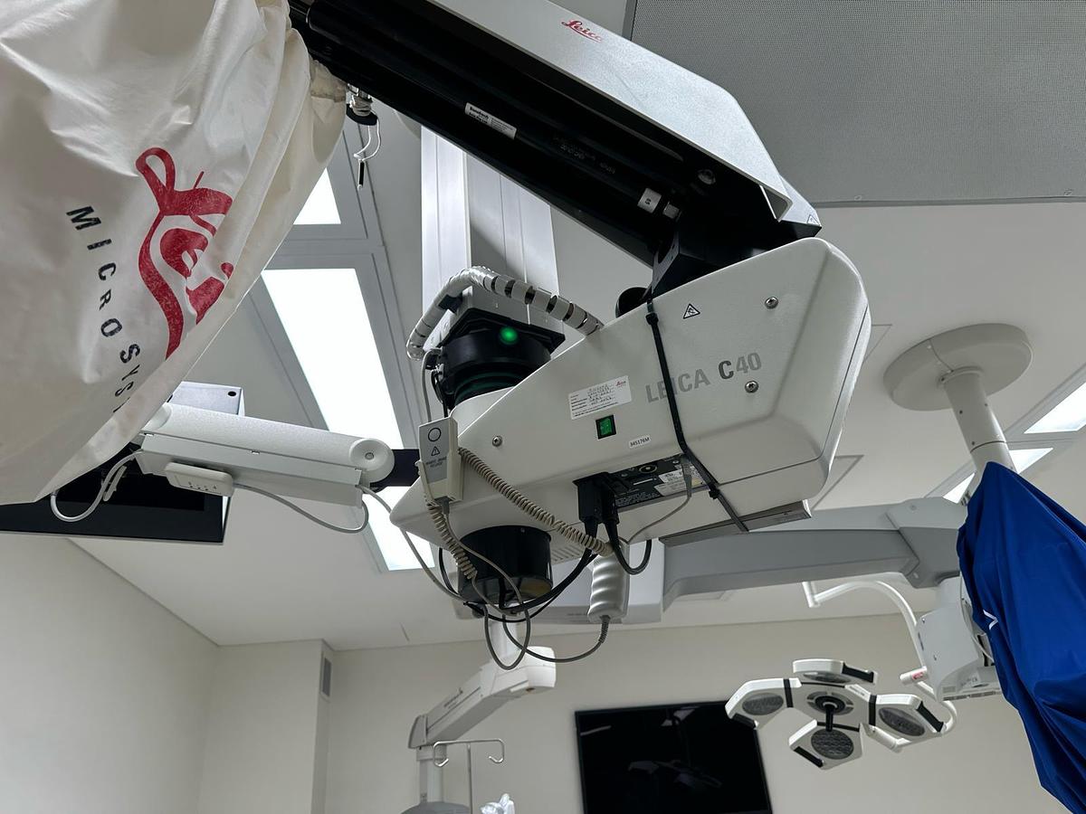 Used LEICA M844 / M820 C40 Ceiling Mounted Opthalmology Surgical Microscope