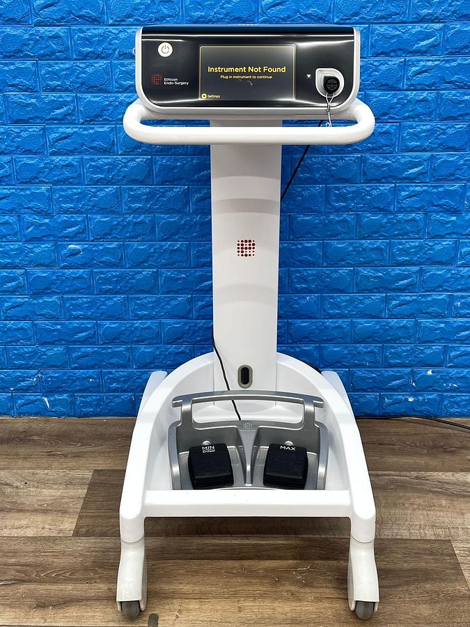 Used  Ethicon GEN 11 YOM: 2012  With 2 Hand piece  -1 Ethicon Enseal  -1 Ethicon Harmonic  Unlimited Uses