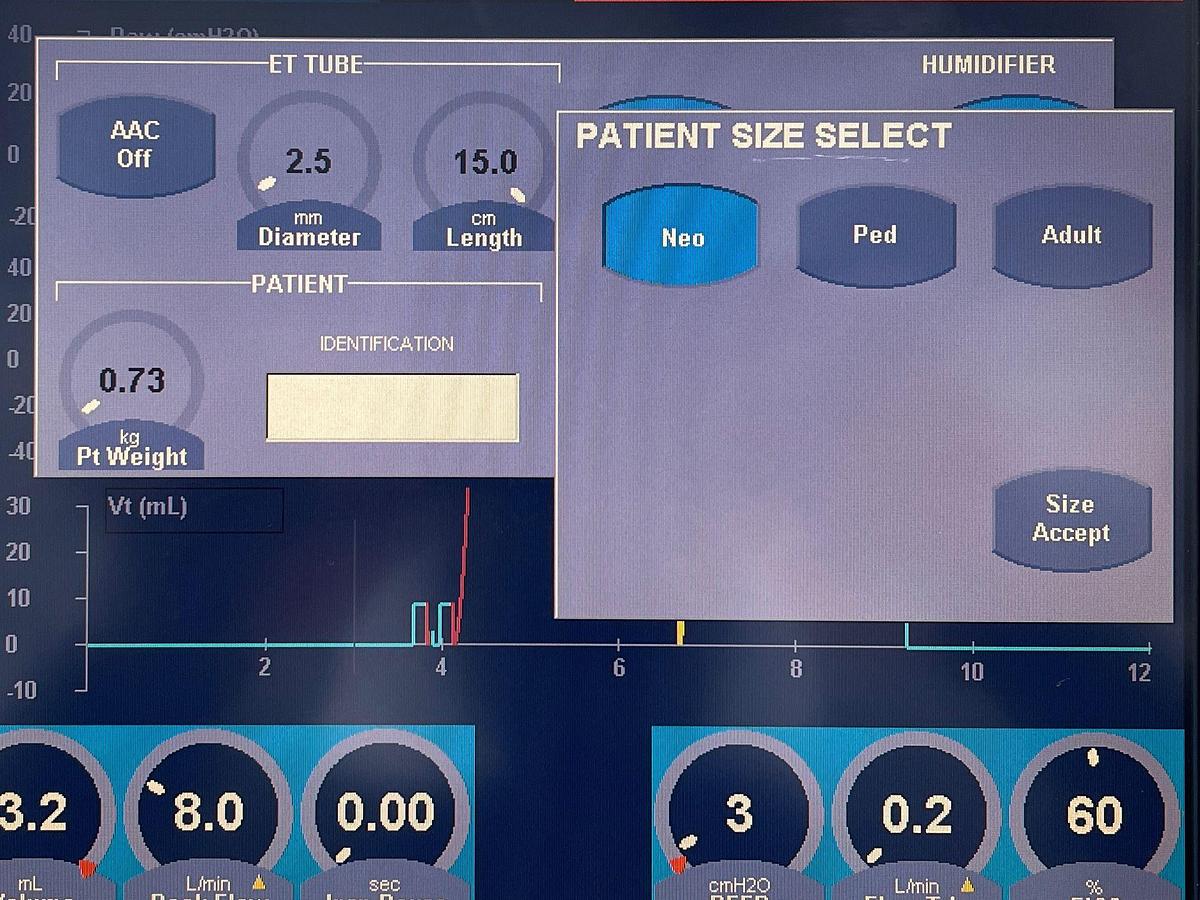 Used AVEA Carefusion Vaisys Ventilator