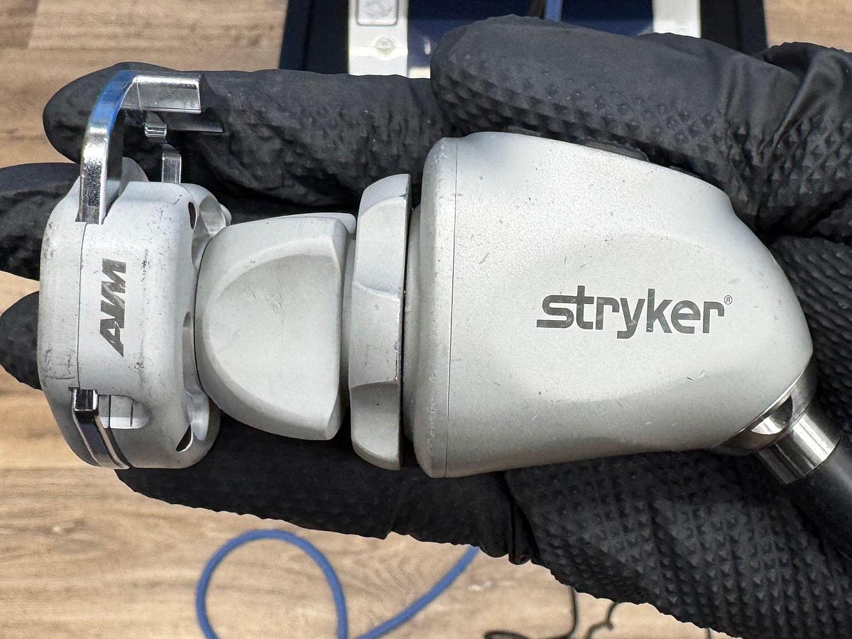 Used Stryker 1488 Processor  YOM: 2017  Stryker L9000 LED Light Source  YOM: 2014 Stryker 1488 Camera Head 