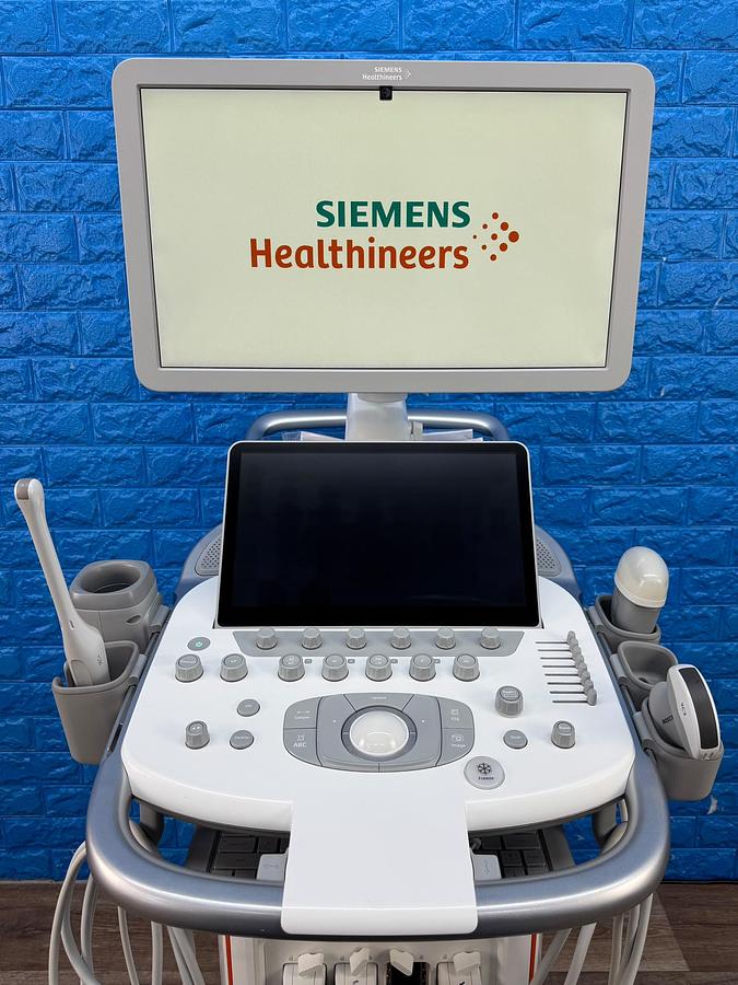 Used Siemens Acuson Redwood Diagnostic Ultrasound REF: 11503314 YOM: 2022 Probes 9C3 YOM: 2025 7VC2 YOM: 2021 9EC4 YOM: 2022